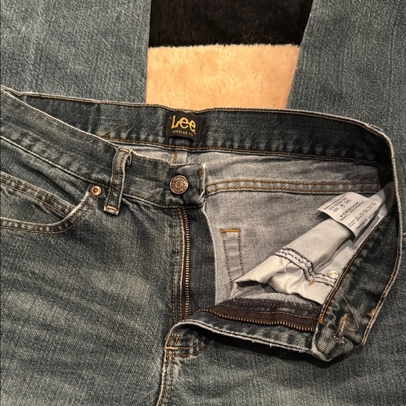 Lee Blue Straight Jeans with Vintage Appeal - Picture 2 of 4